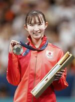 　パリ五輪の卓球女子シングルスで銅メダルを獲得した早田ひな＝３日、パリ（共同）