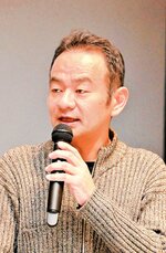 認知症の人から見える「世界」について解説する筧氏＝１０日、新温泉町湯の夢ホール