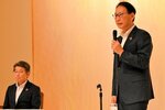 企業経営の在り方などについて持論を述べた森田氏（右）と進行役の細田氏