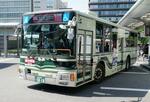 　京都市で運行が始まった「観光特急バス」＝１日