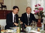 田中角栄元総理（右）と石破さん＝１９８３年撮影、石破事務所提供（２０２４年９月30日、11月23日特集号に掲載）