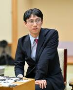 　囲碁の第４９期棋聖戦７番勝負第５局で井山裕太三冠を破り、対局を振り返る一力遼棋聖＝２７日午後、千葉県勝浦市