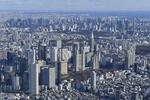 　東京都の高層ビル群＝２０２０年