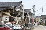 　能登半島地震で損壊した家屋＝５月、石川県輪島市