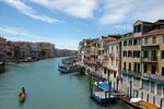　イタリア・ベネチアの運河の風景（ロイター＝共同）