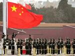 　中国・北京の天安門広場で掲揚される国旗