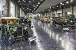 クラシックカーを並べたトヨタ博物館の展示スペース＝愛知県長久手市（トヨタ博物館提供）
