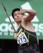 　陸上の日本選手権男子やり投げで優勝した溝口和洋さん＝１９９４年６月、国立競技場