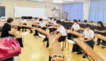 箏の演奏に取り組む生徒たち