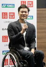 　テニスの車いす種目を新設する全日本ジュニア選手権の大会アンバサダーに就任し、記者会見する国枝慎吾さん＝４日、東京都新宿区