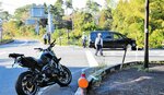 オートバイと乗用車が衝突した事故現場の交差点付近＝１４日午後３時１５分ごろ、大山町赤松（画像の一部を加工しています）