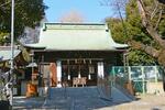 　新小岩間々井香取神社の拝殿＝東京都江戸川区