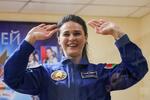 　３月、カザフスタンのバイコヌール宇宙基地で記者会見するベラルーシの女性宇宙飛行士ワシレフスカヤさん（タス＝共同）