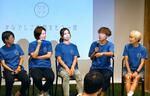 　「なでしこケア」のイベントに参加した、サッカーの２０１１年女子Ｗ杯優勝メンバーの（右から）川澄奈穂美、岩清水梓、鮫島彩ら＝３１日午後、東京都内
